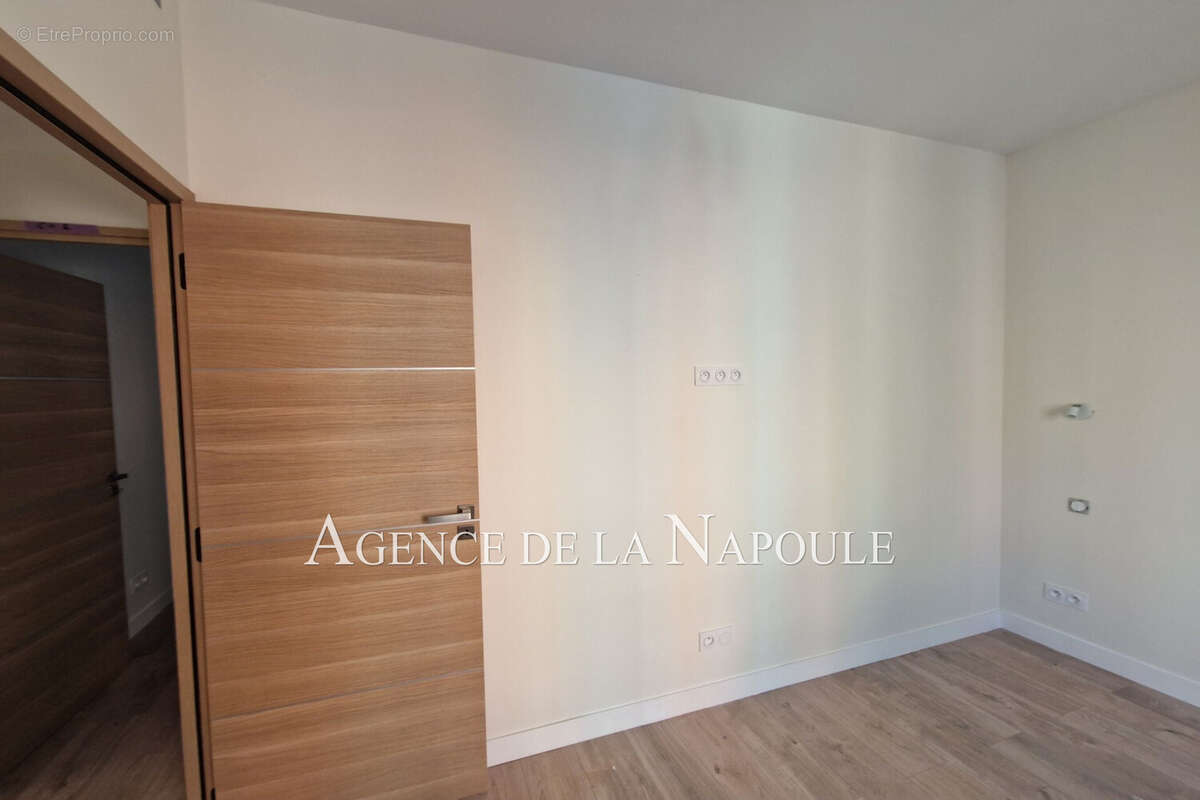 Appartement à MANDELIEU-LA-NAPOULE