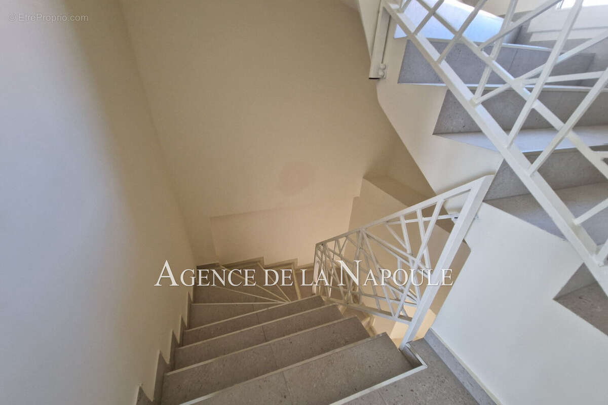 Appartement à MANDELIEU-LA-NAPOULE