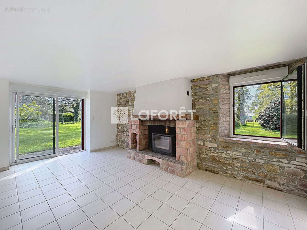 Maison à BRUC-SUR-AFF