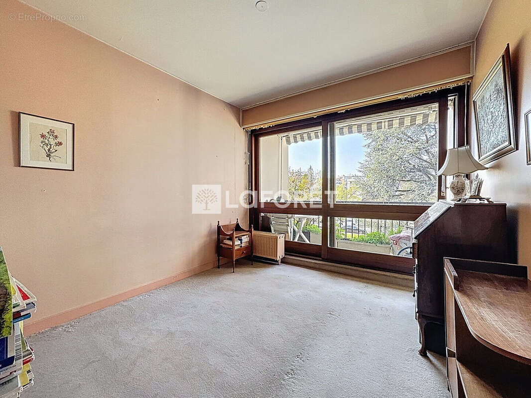 Appartement à LE PLESSIS-ROBINSON