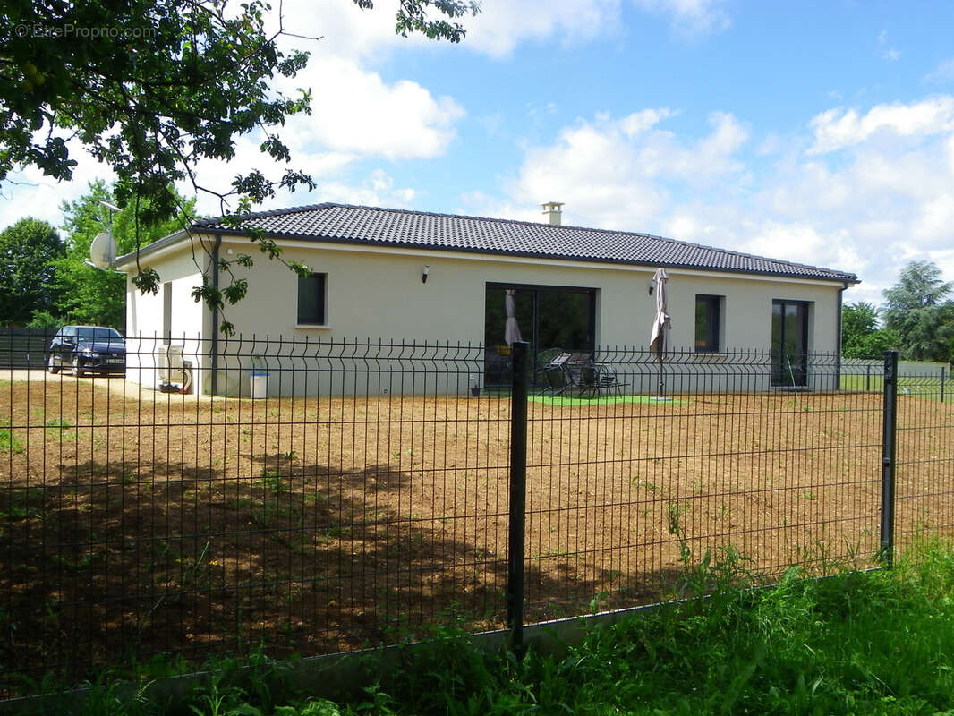 Maison à SAINT-PIERRE-DE-MAILLE