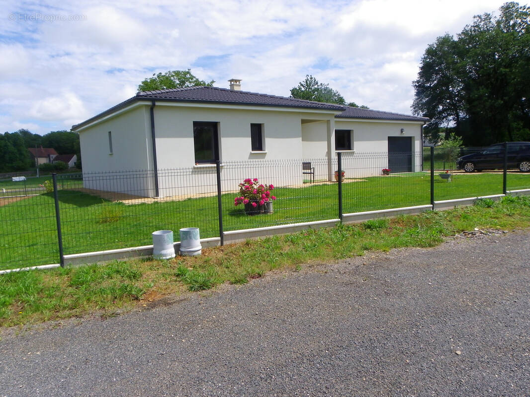 Maison à SAINT-PIERRE-DE-MAILLE