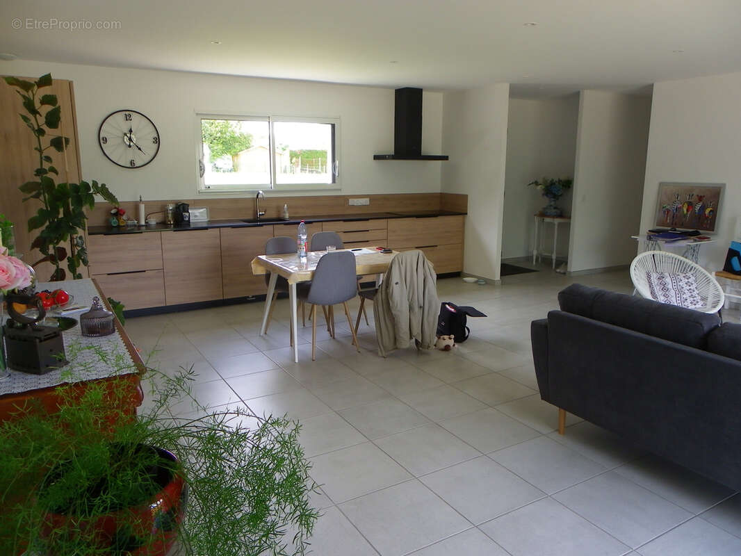 Maison à SAINT-PIERRE-DE-MAILLE