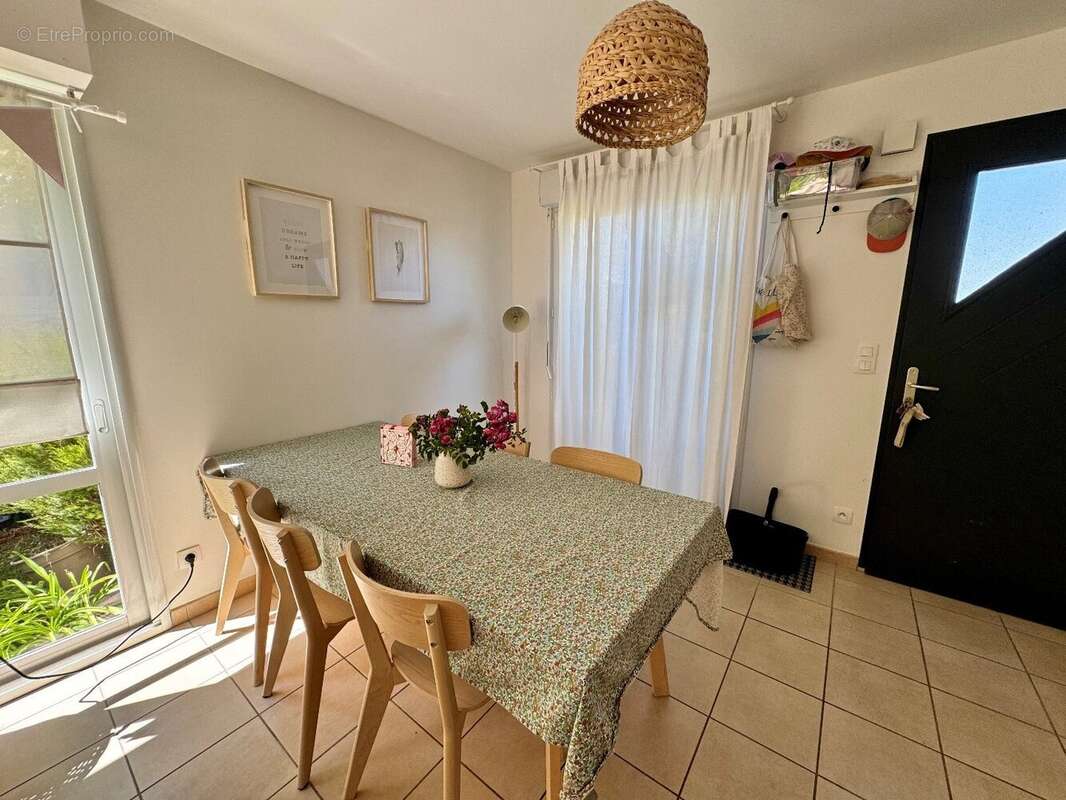 Maison à COLLEVILLE-MONTGOMERY