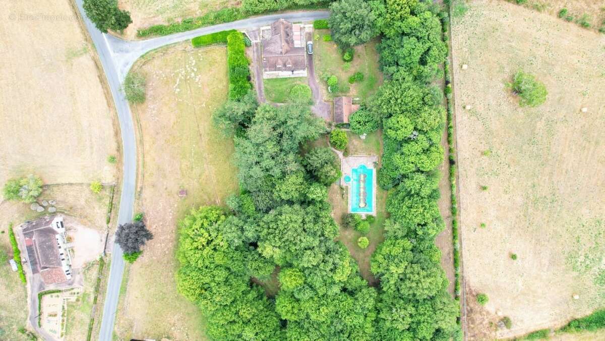 Maison à SAINT-PAUL-LA-ROCHE