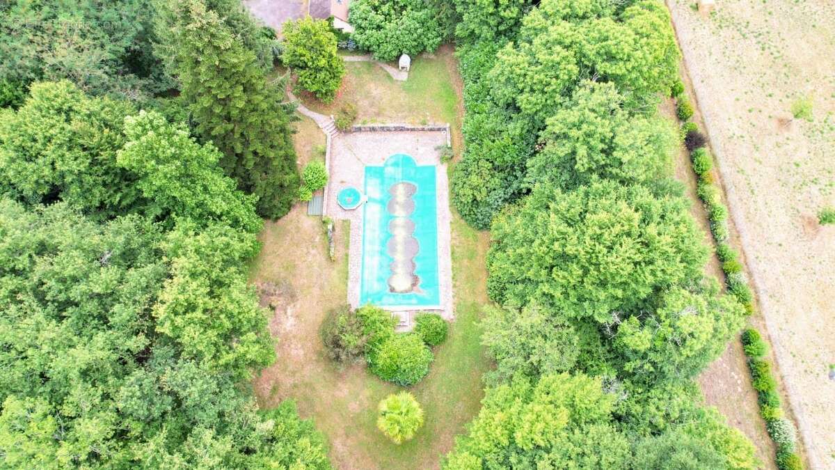 Maison à SAINT-PAUL-LA-ROCHE