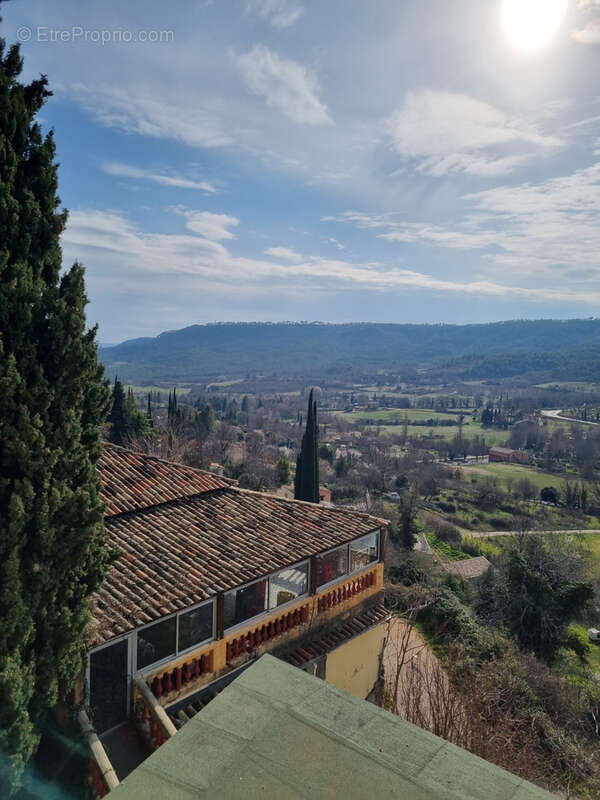 Commerce à MOUSTIERS-SAINTE-MARIE