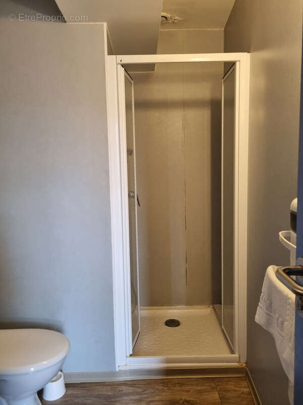 Commerce à MOUSTIERS-SAINTE-MARIE