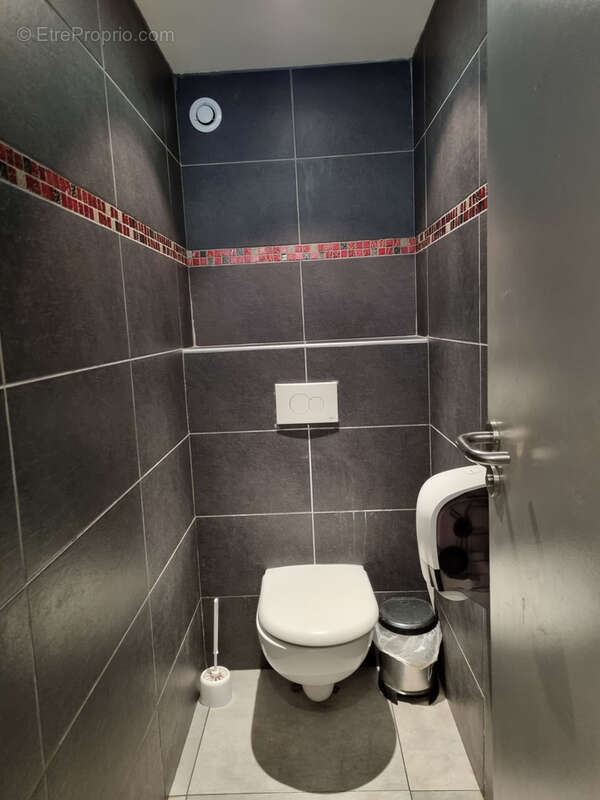 Commerce à MOUSTIERS-SAINTE-MARIE