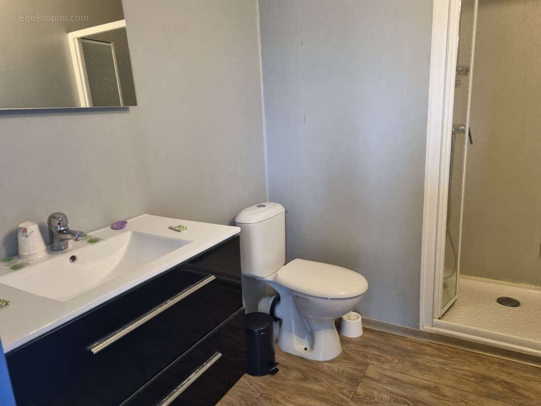 Commerce à MOUSTIERS-SAINTE-MARIE