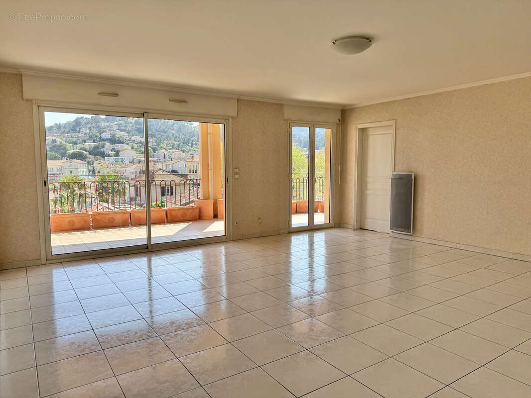 Appartement à HYERES