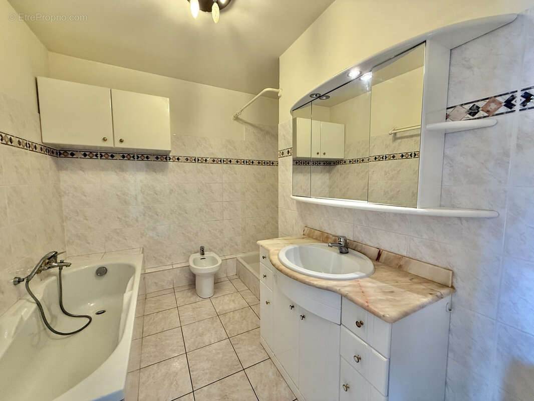 Appartement à HYERES