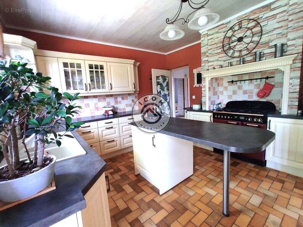 Maison à AULNOYE-AYMERIES