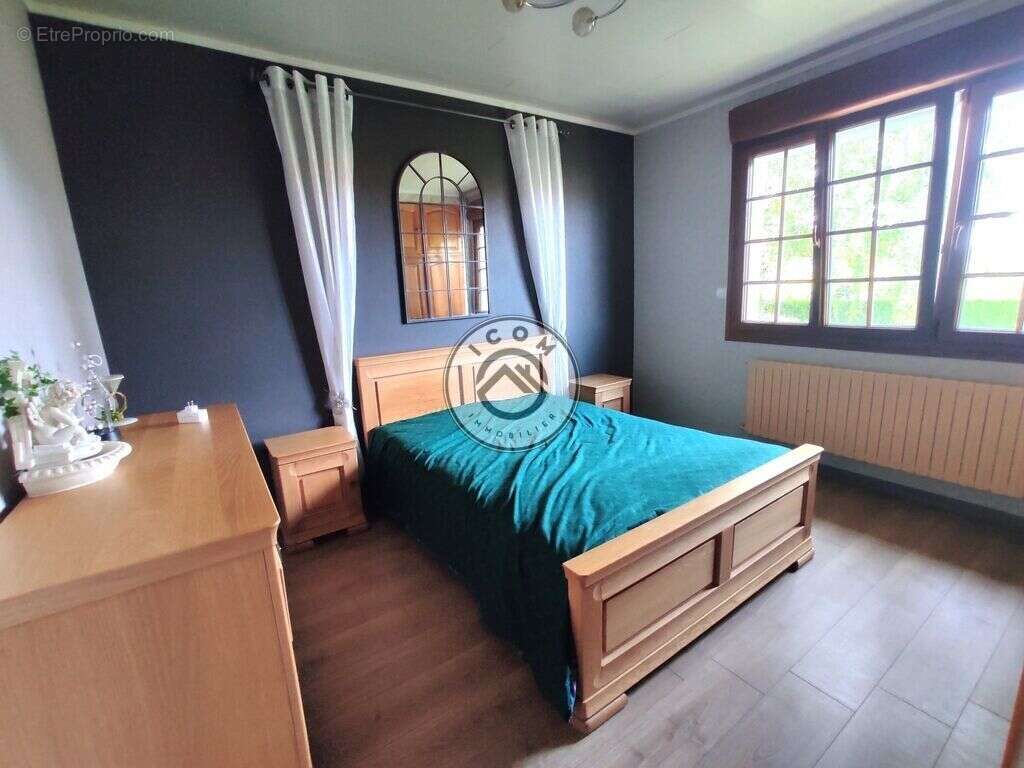 Maison à AULNOYE-AYMERIES