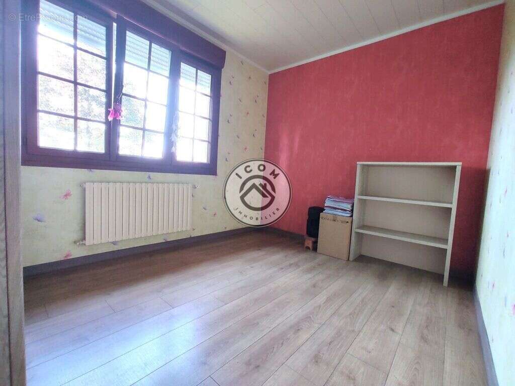 Maison à AULNOYE-AYMERIES