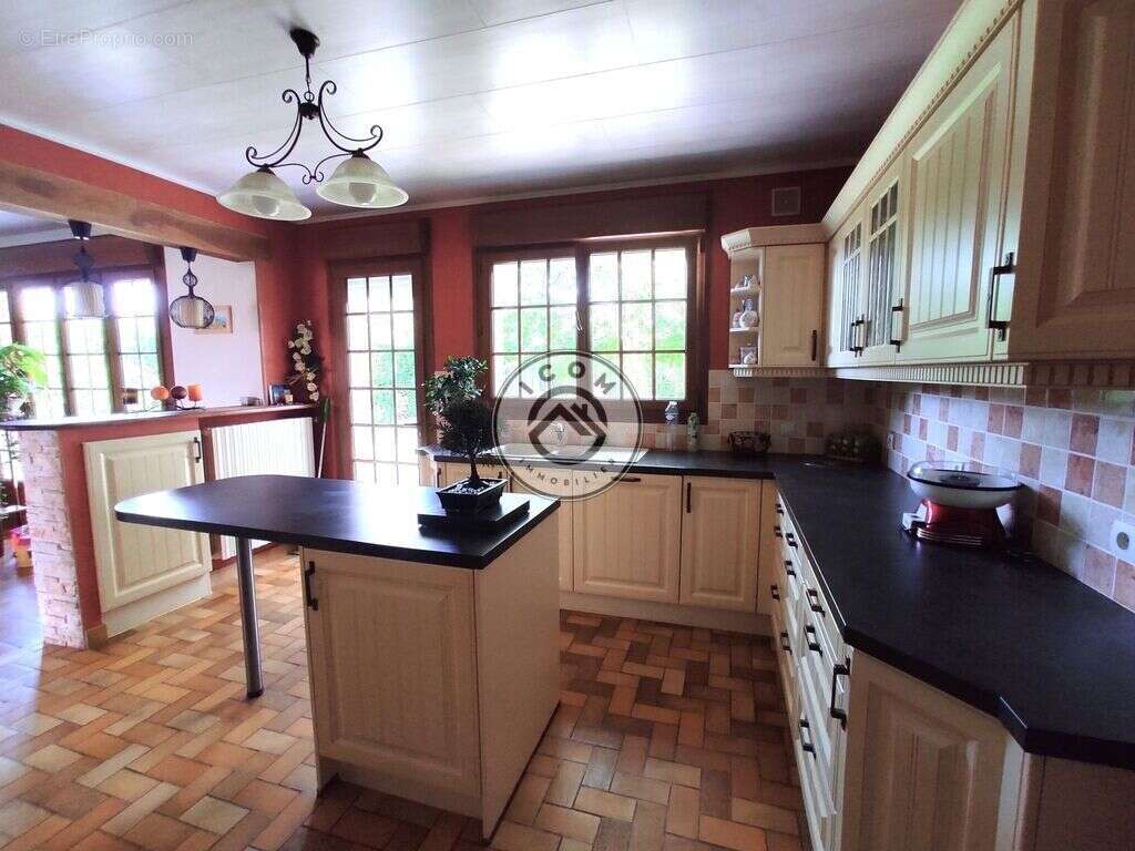 Maison à AULNOYE-AYMERIES