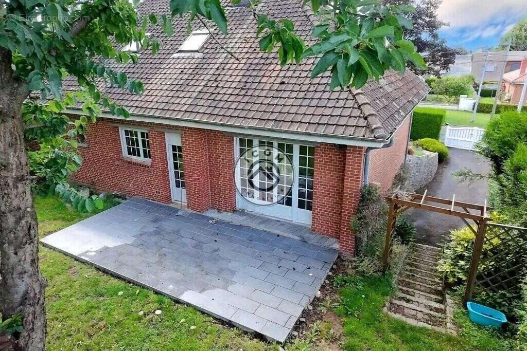 Maison à AULNOYE-AYMERIES