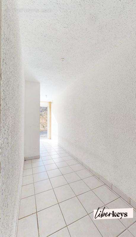 Appartement à THEZAN-DES-CORBIERES