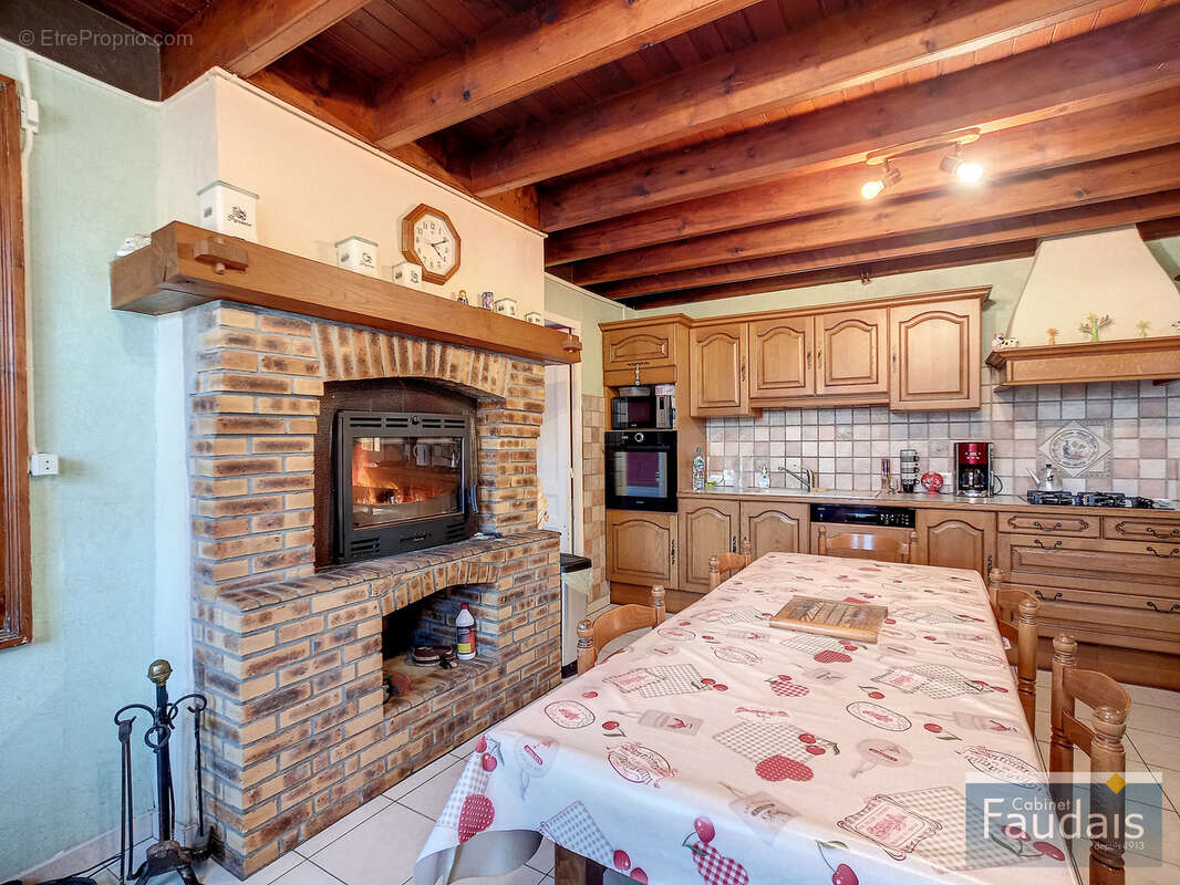 Maison à SAINT-GERMAIN-SUR-AY