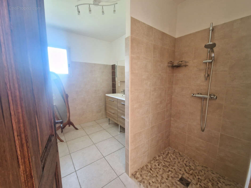 Maison à LA MOTTE-CHALANCON