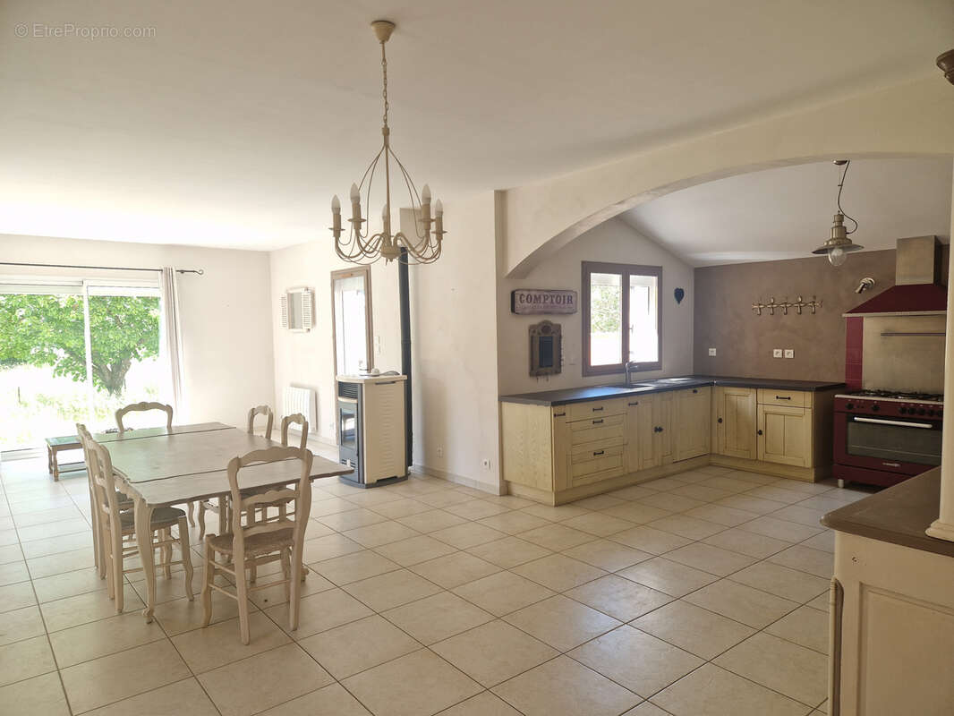 Maison à LA MOTTE-CHALANCON