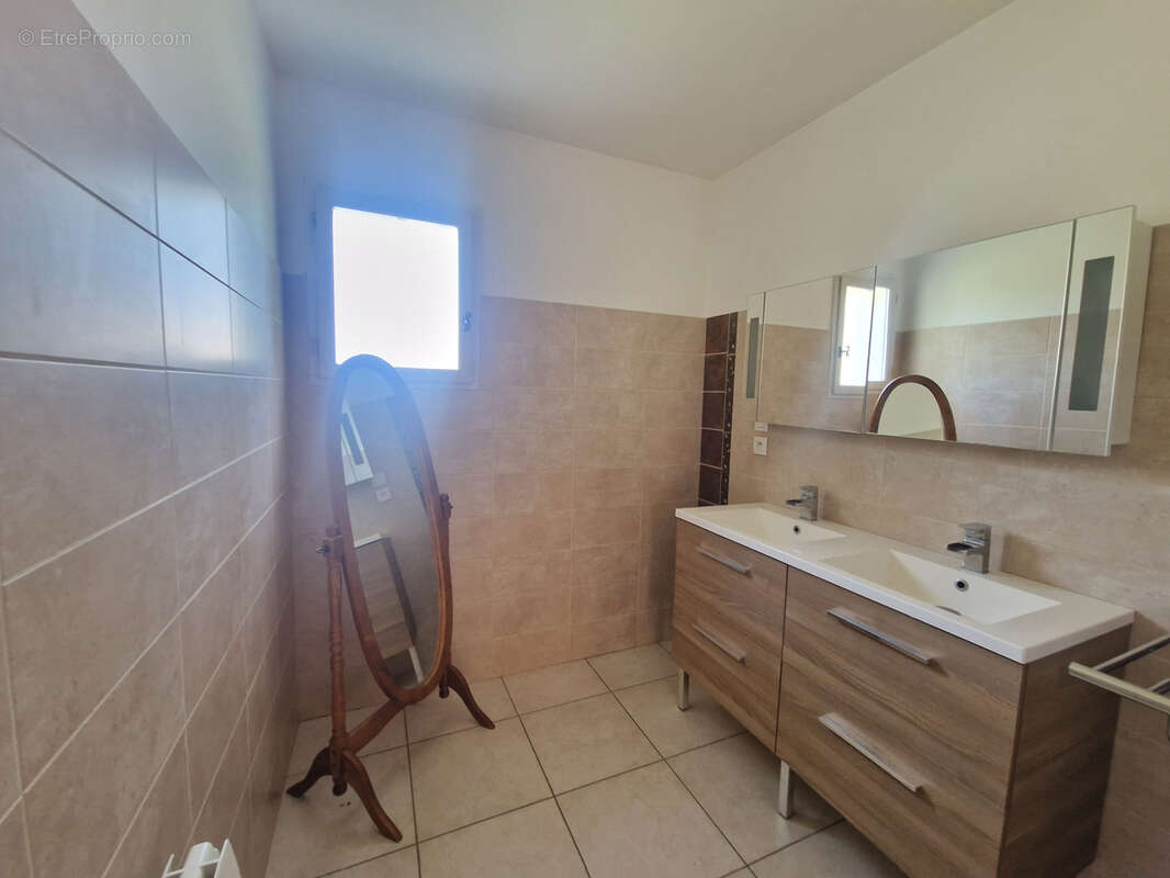 Maison à LA MOTTE-CHALANCON