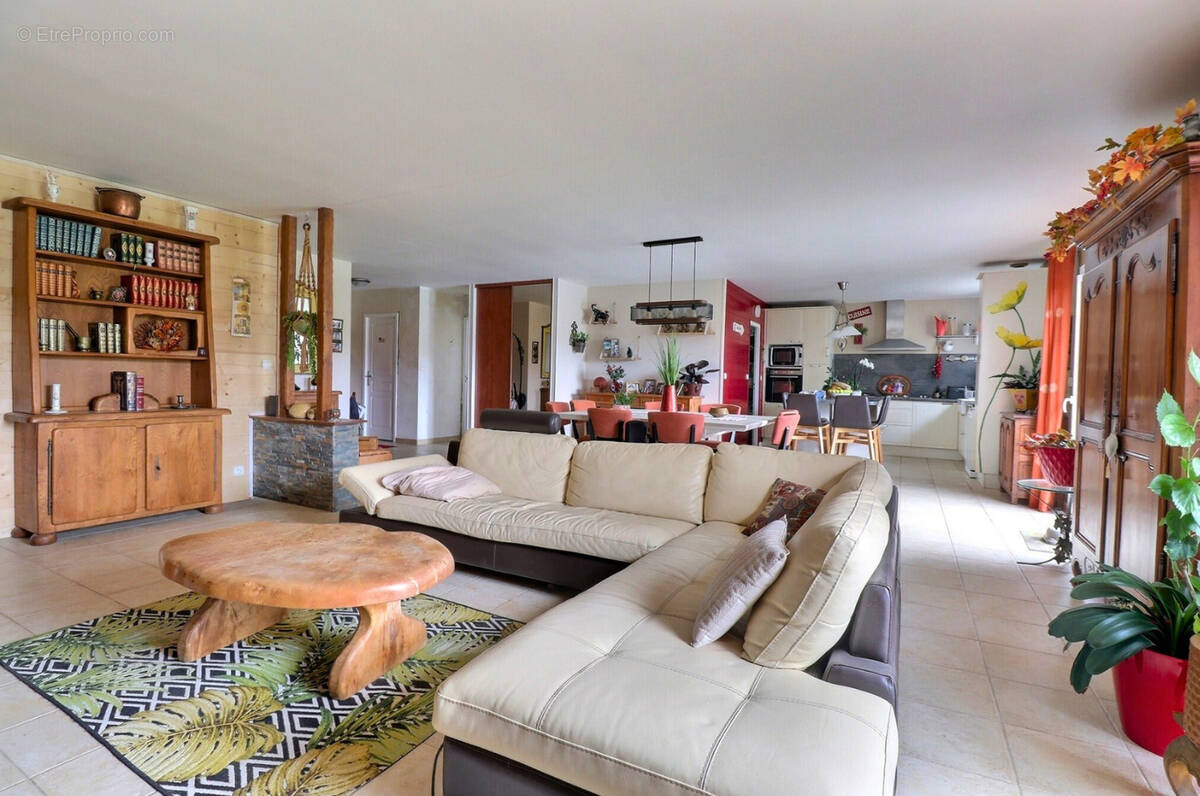 Maison à SAINT-GENES-DE-FRONSAC