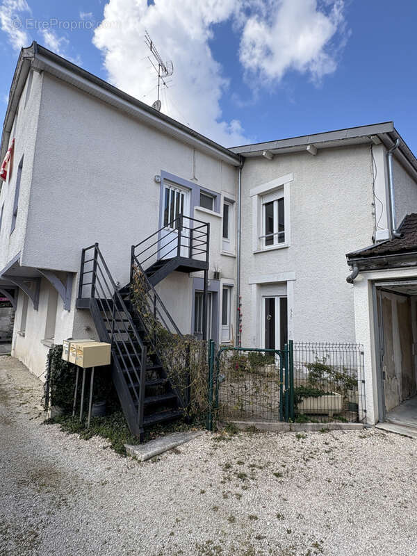 Maison à SAINTE-SAVINE