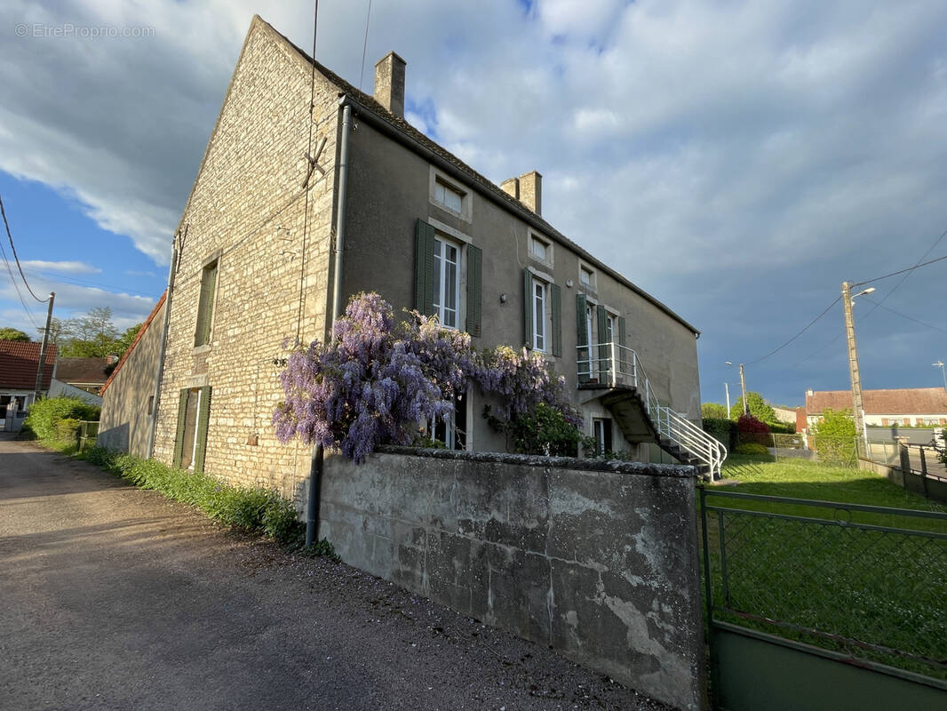Appartement à MERCEUIL