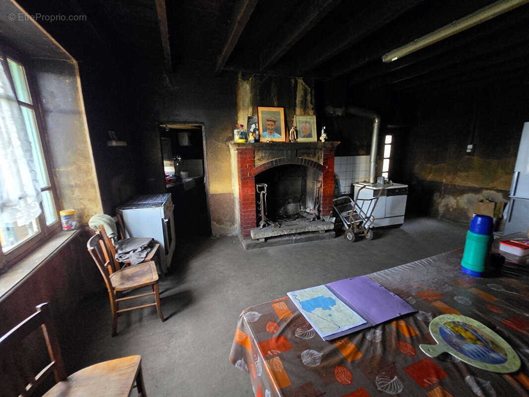 Maison à SAINT-VICTOR