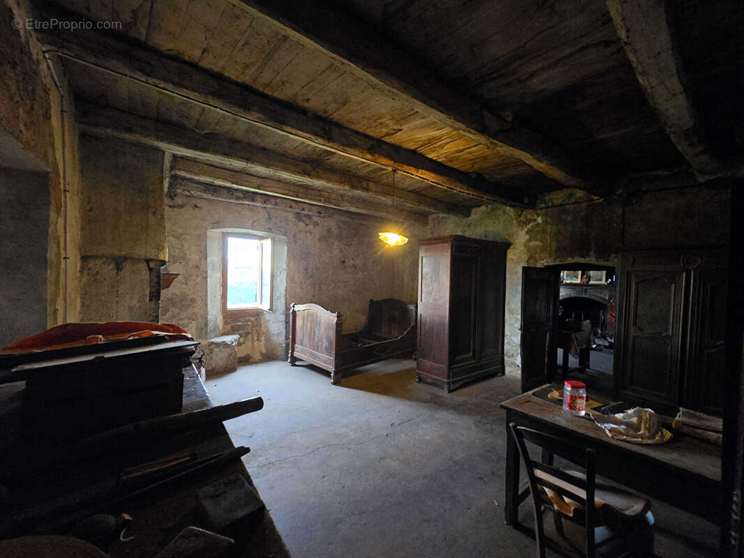 Maison à SAINT-VICTOR