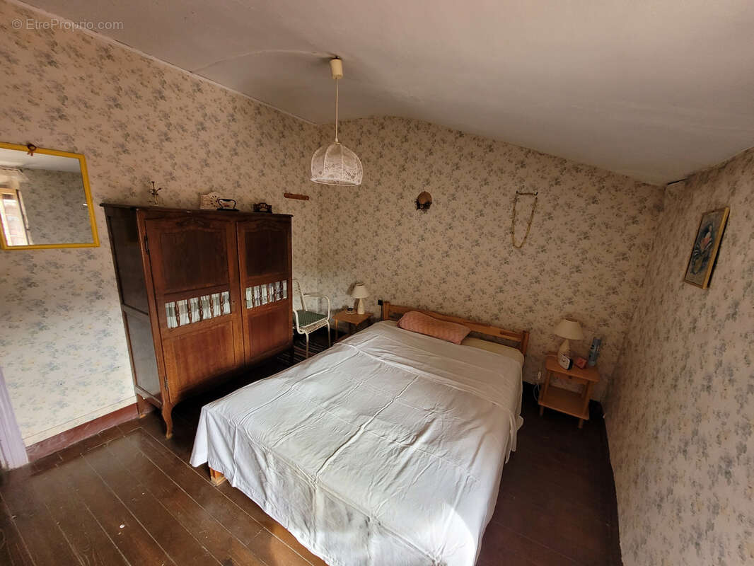 Maison à SAINT-LAURENT-DE-CERDANS