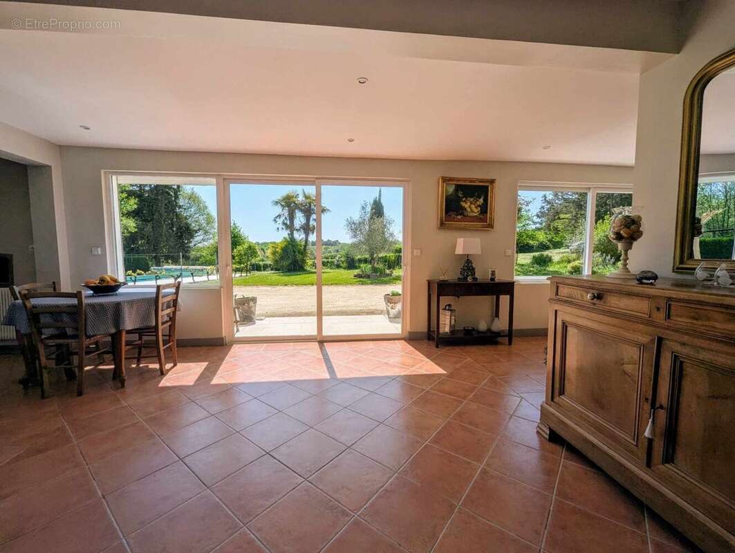 Vue salon/séjour - Maison à TARGON