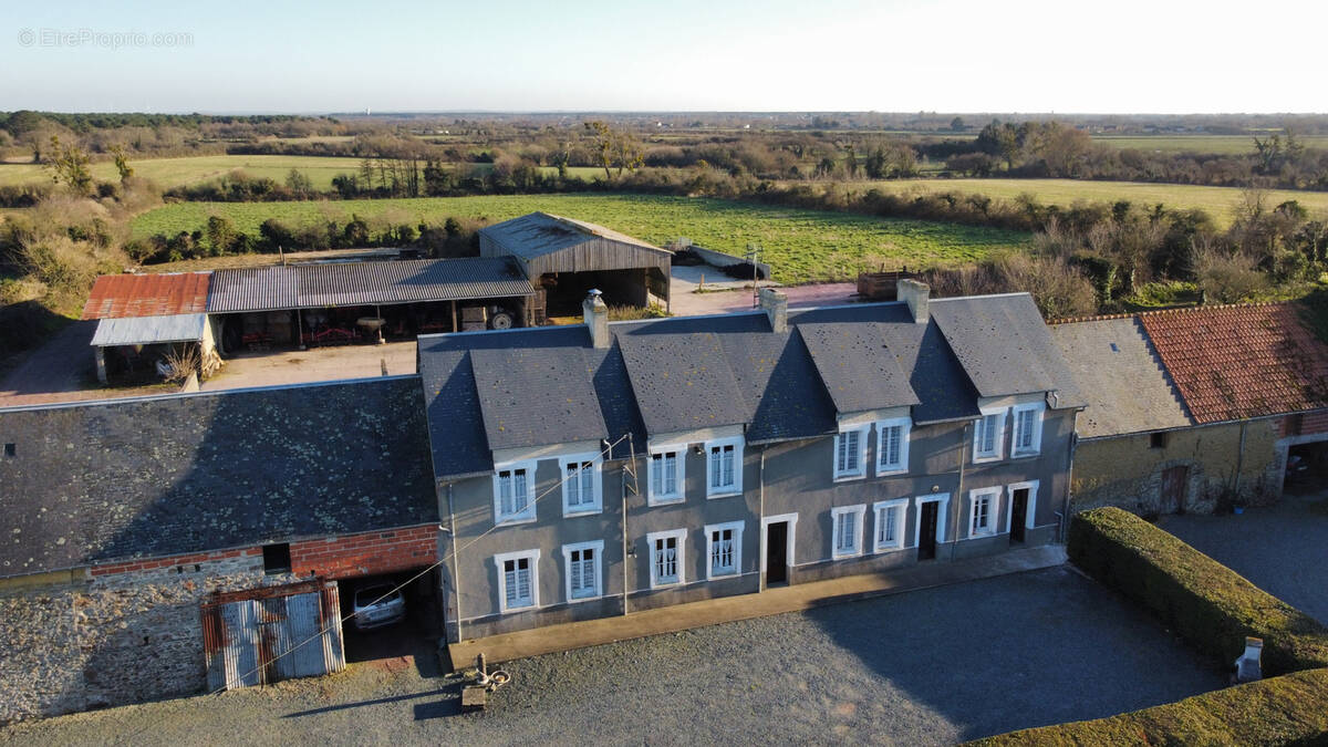 Maison à SAINT-GERMAIN-SUR-AY