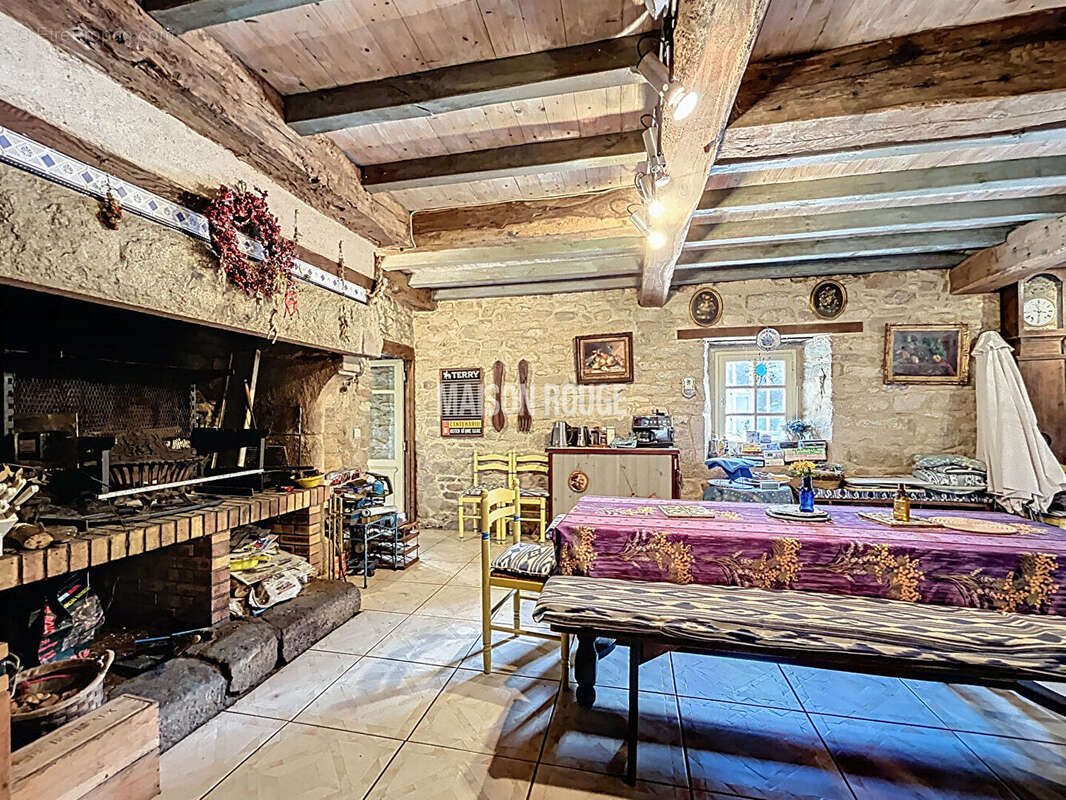 Maison à LOCQUELTAS