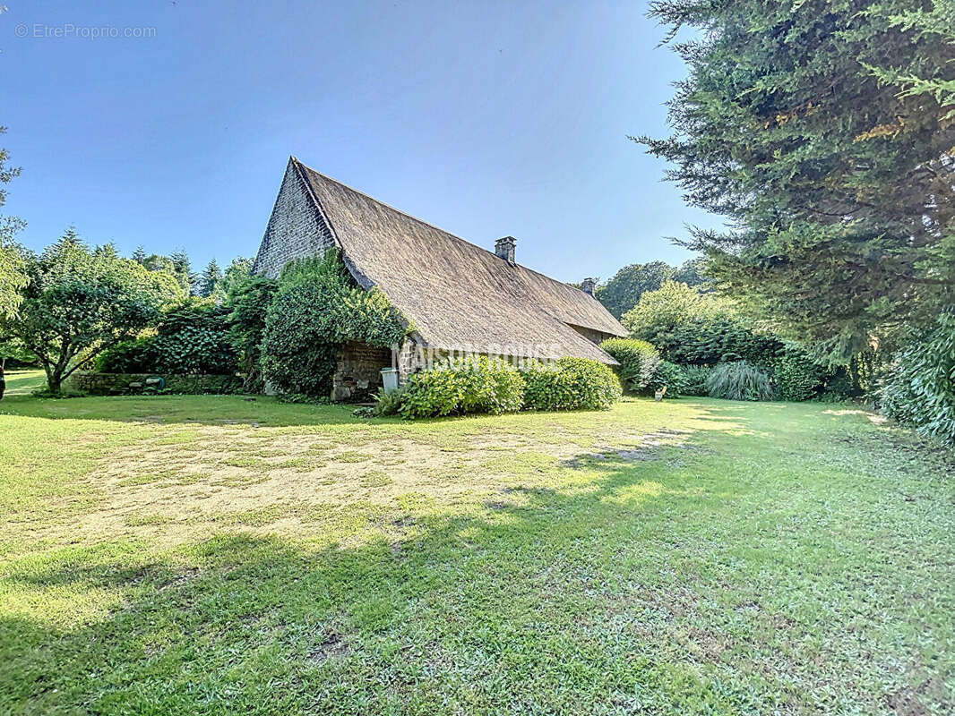 Maison à LOCQUELTAS