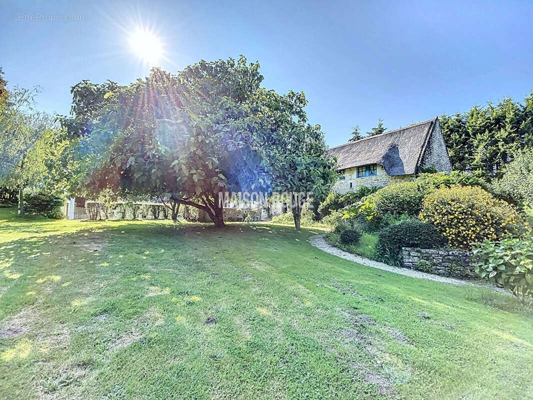 Maison à LOCQUELTAS