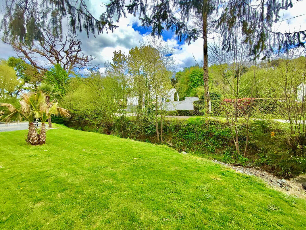 Maison à LE GENEST-SAINT-ISLE