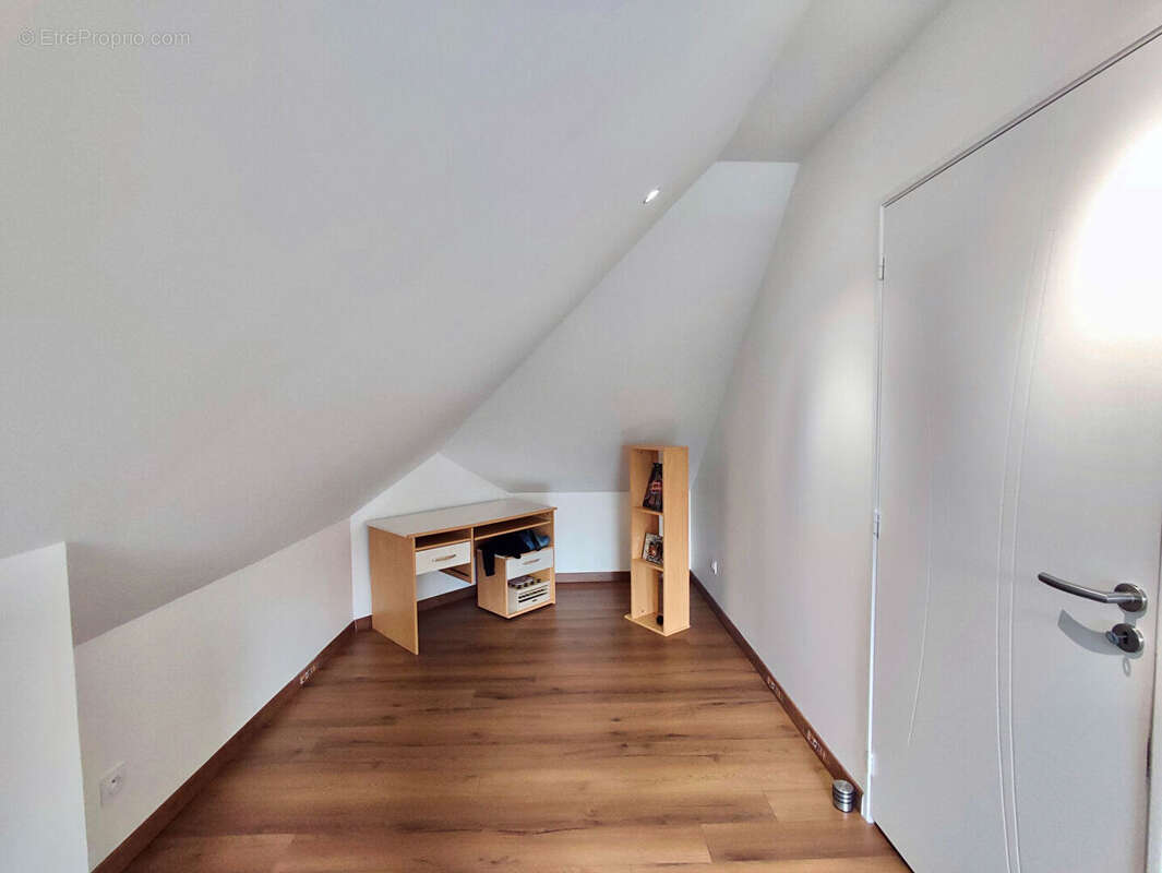 Maison à LE GENEST-SAINT-ISLE