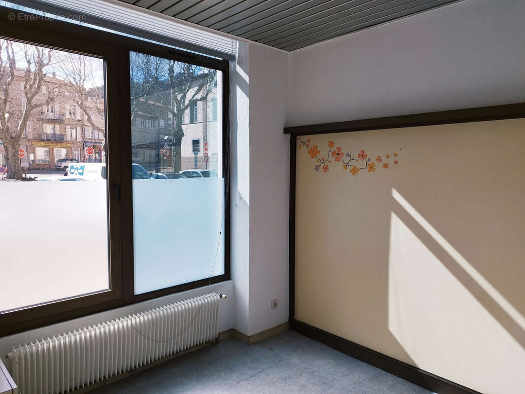 Commerce à BOURG-ARGENTAL