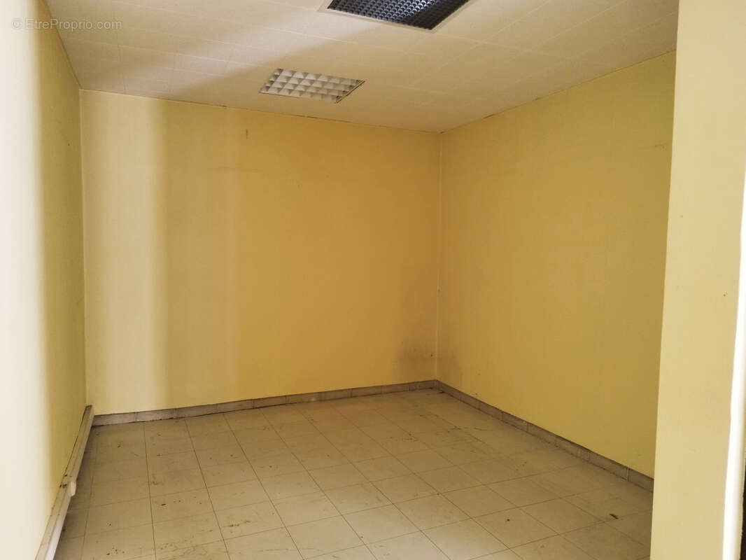 Commerce à BOURG-ARGENTAL