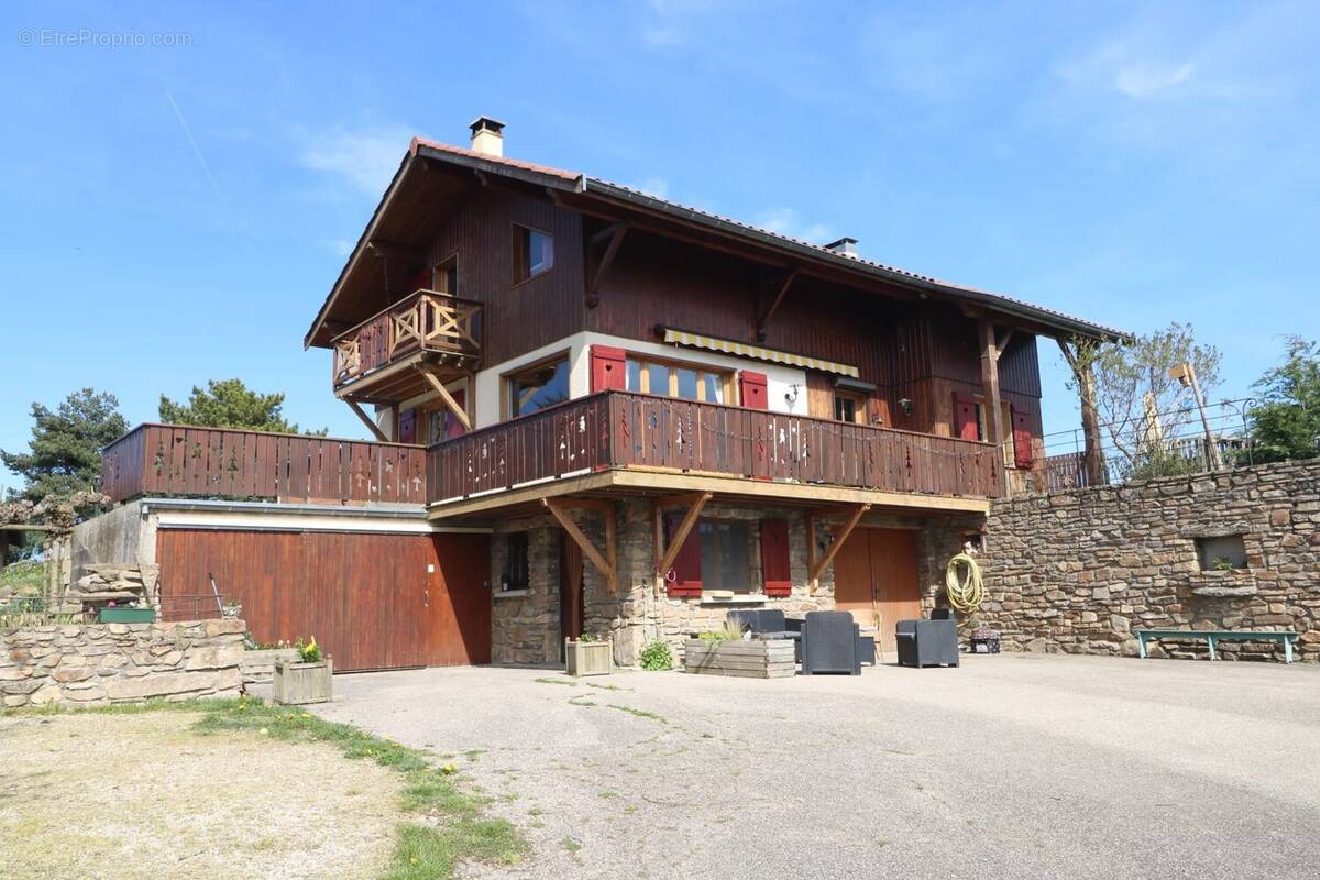 Maison à SAINT-MARTIN-EN-HAUT