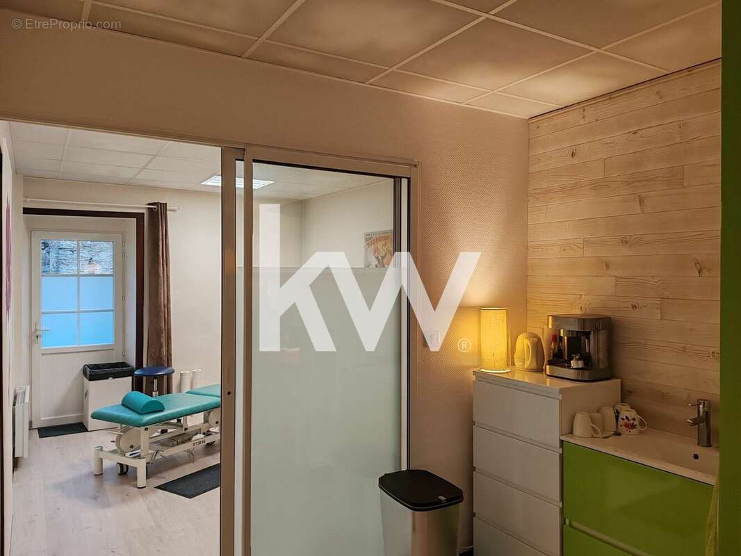 Commerce à SAINT-YRIEIX-LA-PERCHE