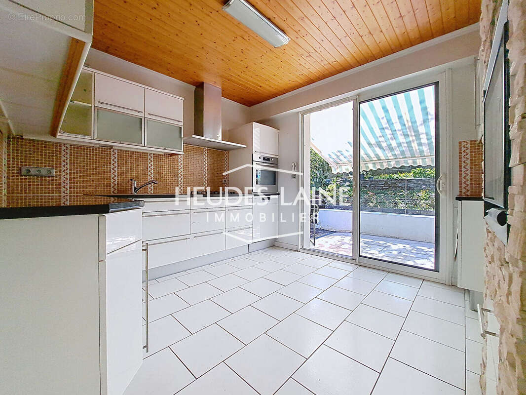 Maison à DONVILLE-LES-BAINS