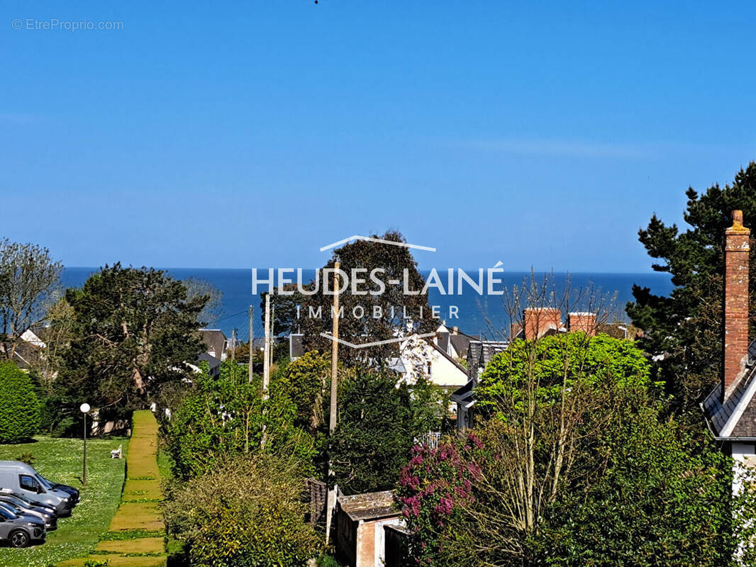 Maison à DONVILLE-LES-BAINS