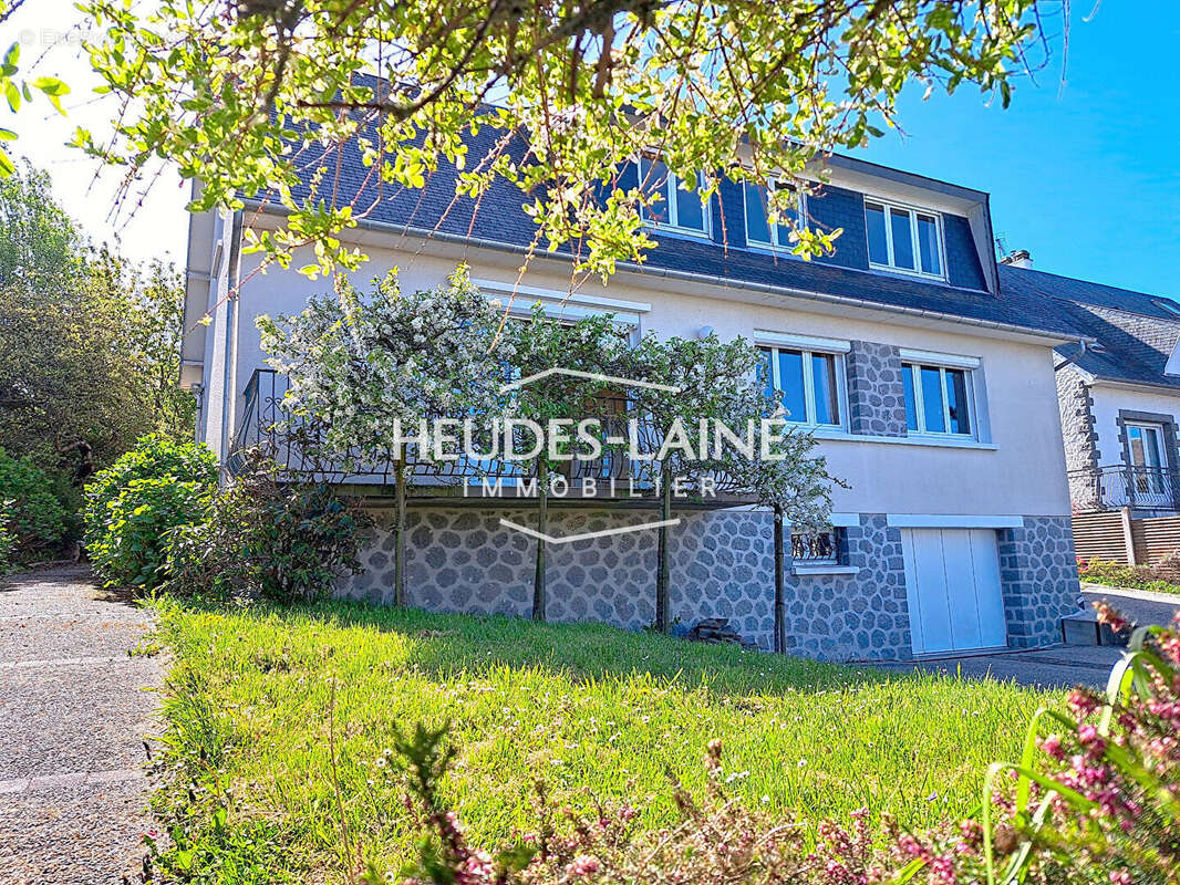 Maison à DONVILLE-LES-BAINS