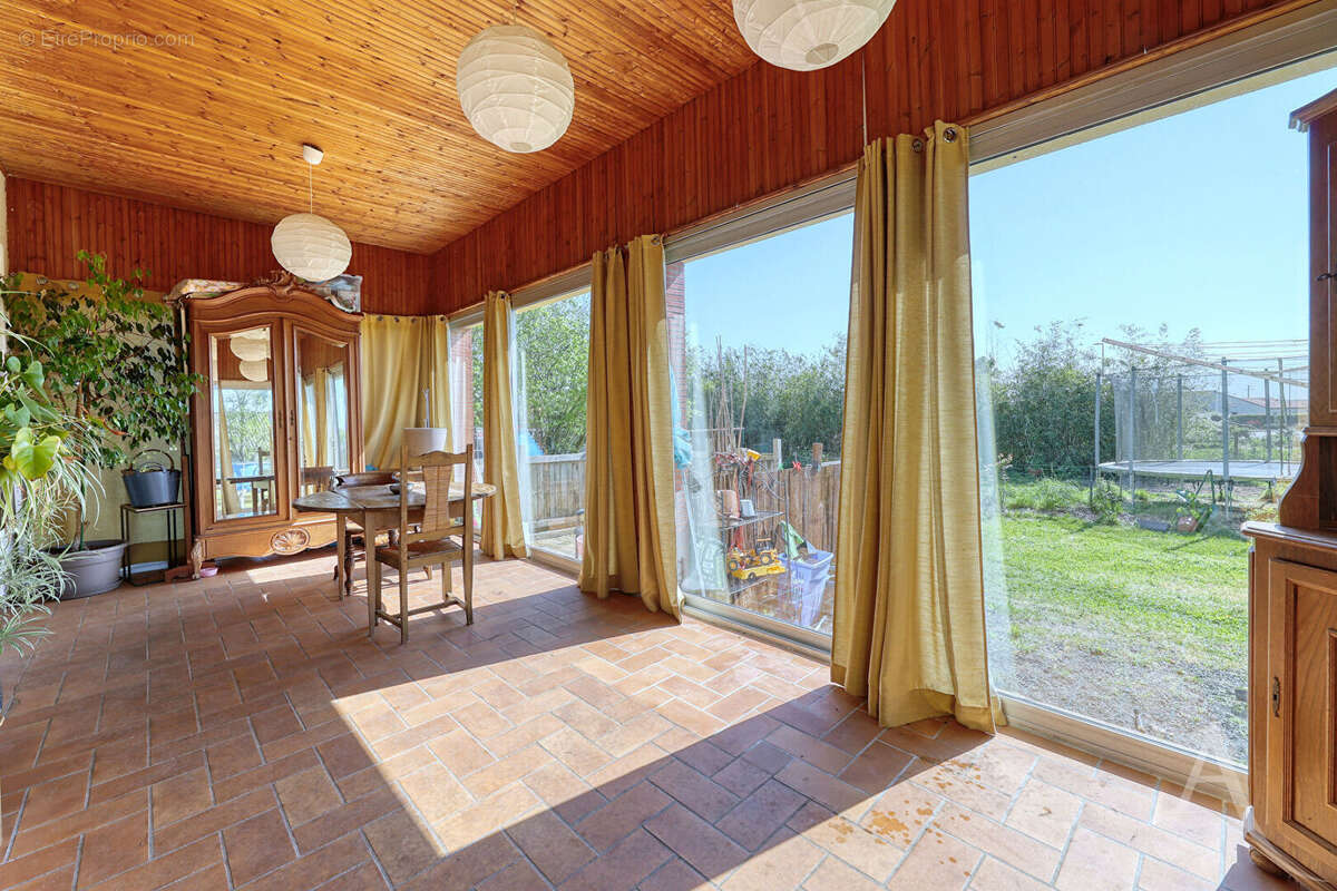 Maison à SAINT-MACAIRE-EN-MAUGES