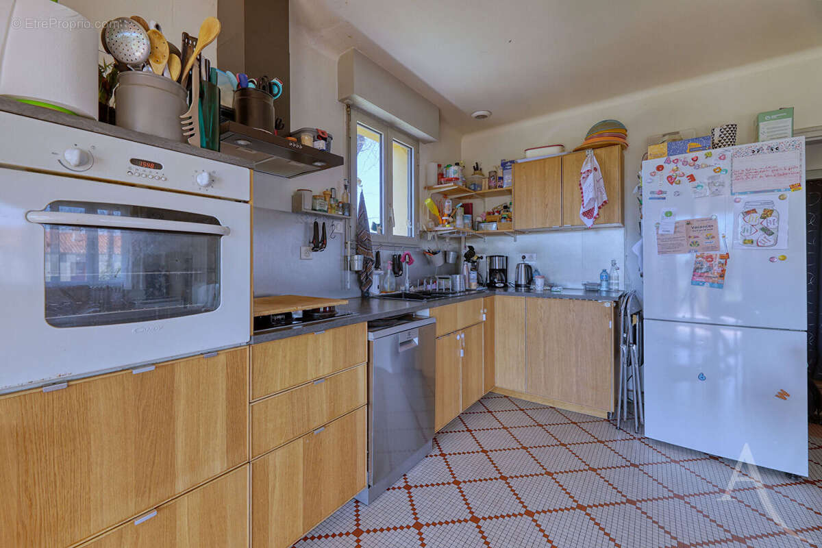 Maison à SAINT-MACAIRE-EN-MAUGES