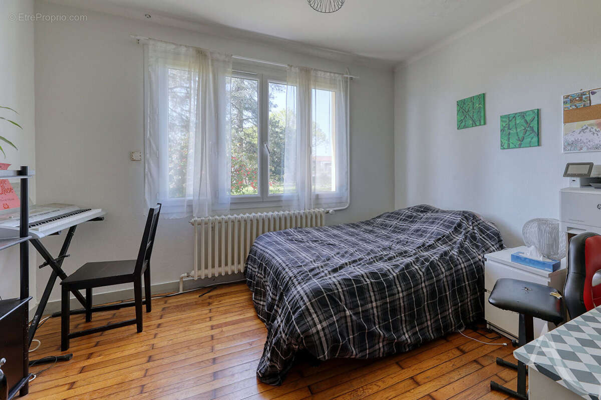 Maison à SAINT-MACAIRE-EN-MAUGES