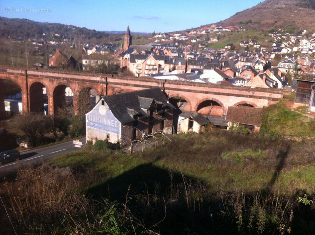 Terrain à MARCILLAC-VALLON